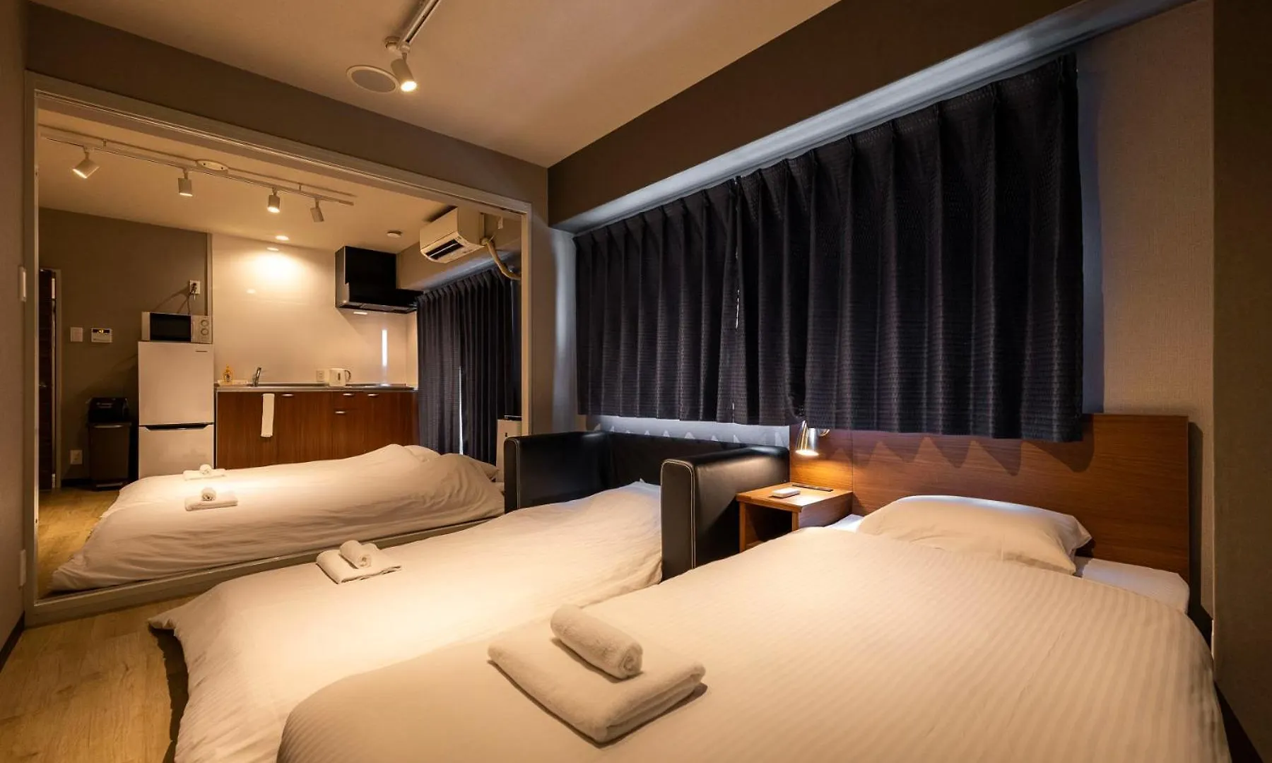 E-Stay Namba Osaka Aparthotel